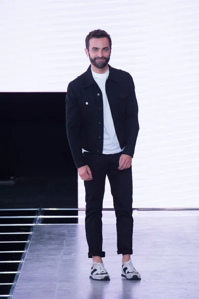 Look 50